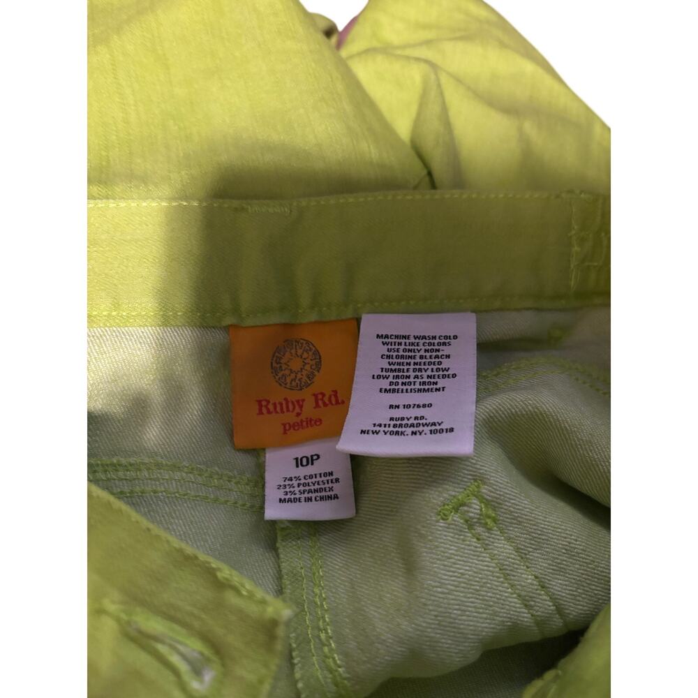 Ruby Rd. Green Cropped Pants Size 10P - Picture 4 of 4